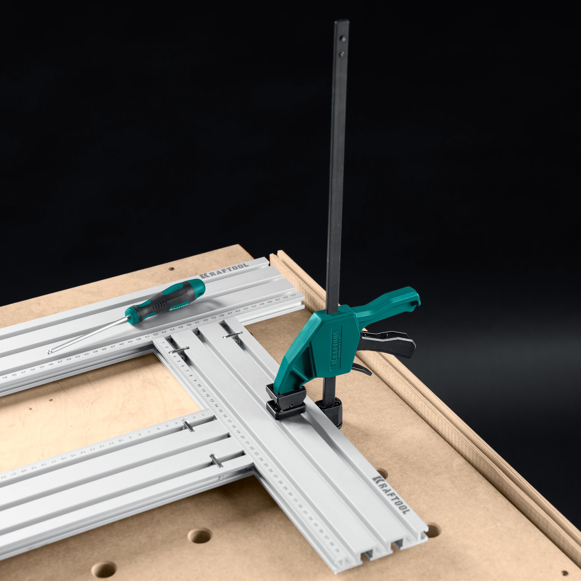 KRAFTOOL KRAFTFLEX GDH-300/60 в отверстия 20 мм, вертикальная быстрозажимная струбцина пистолетного типа (32801) — фото 2